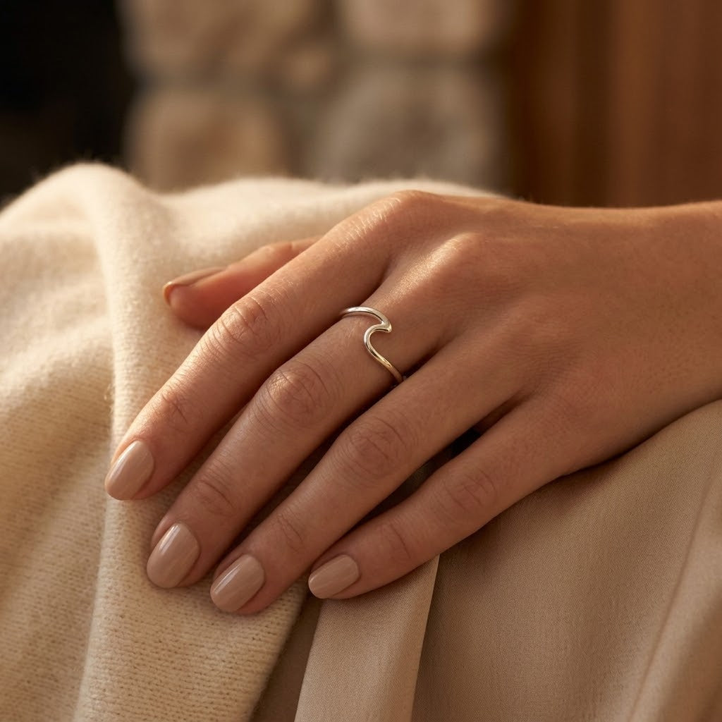 Sleek Silver Adjustable Band with a Minimalist Design