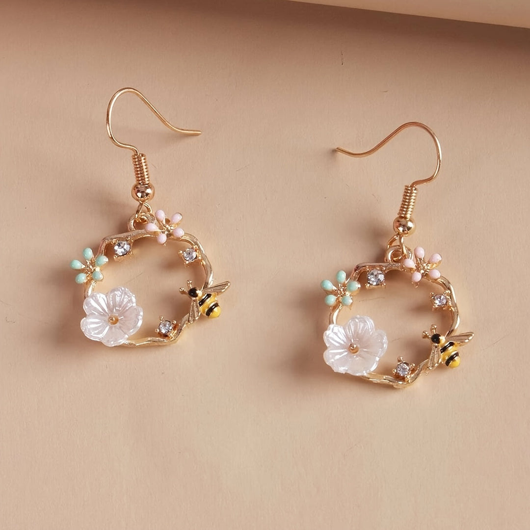 Bee-Inspired Wreath Needle Earrings