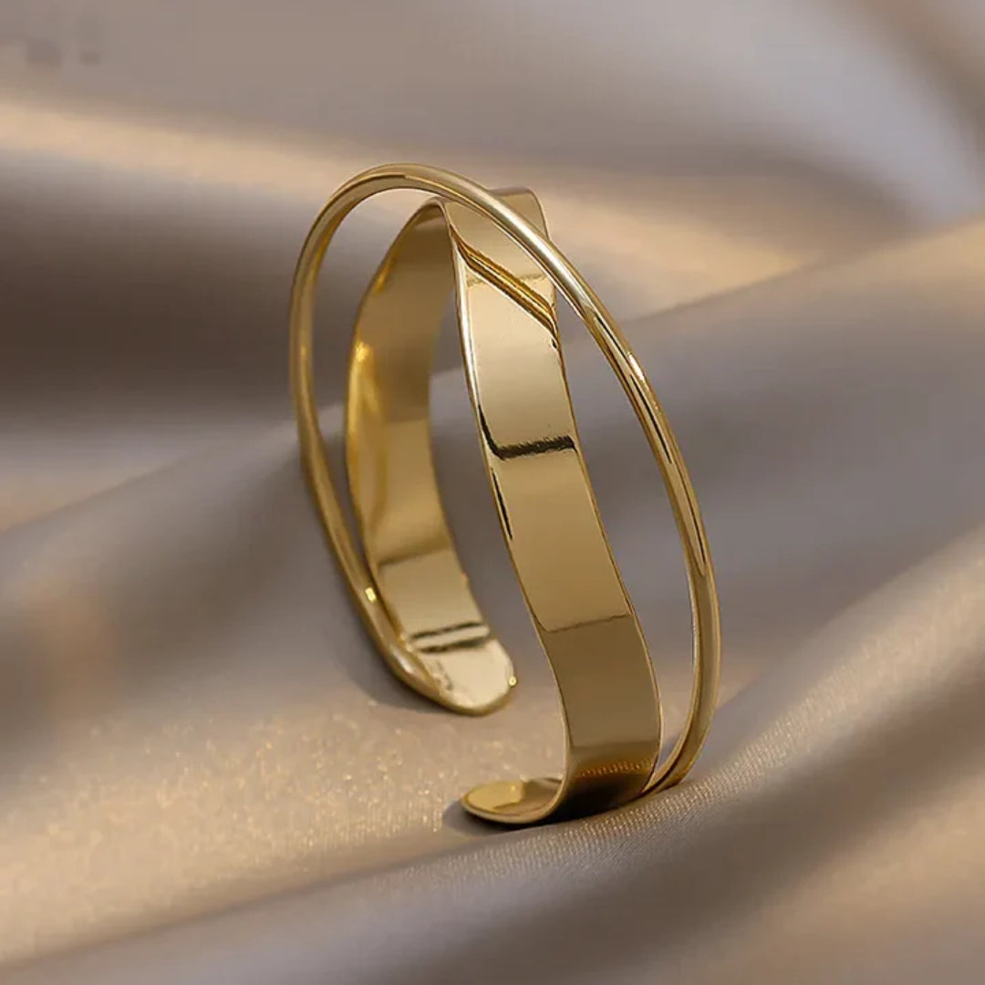 Elegant Golden Bracelet