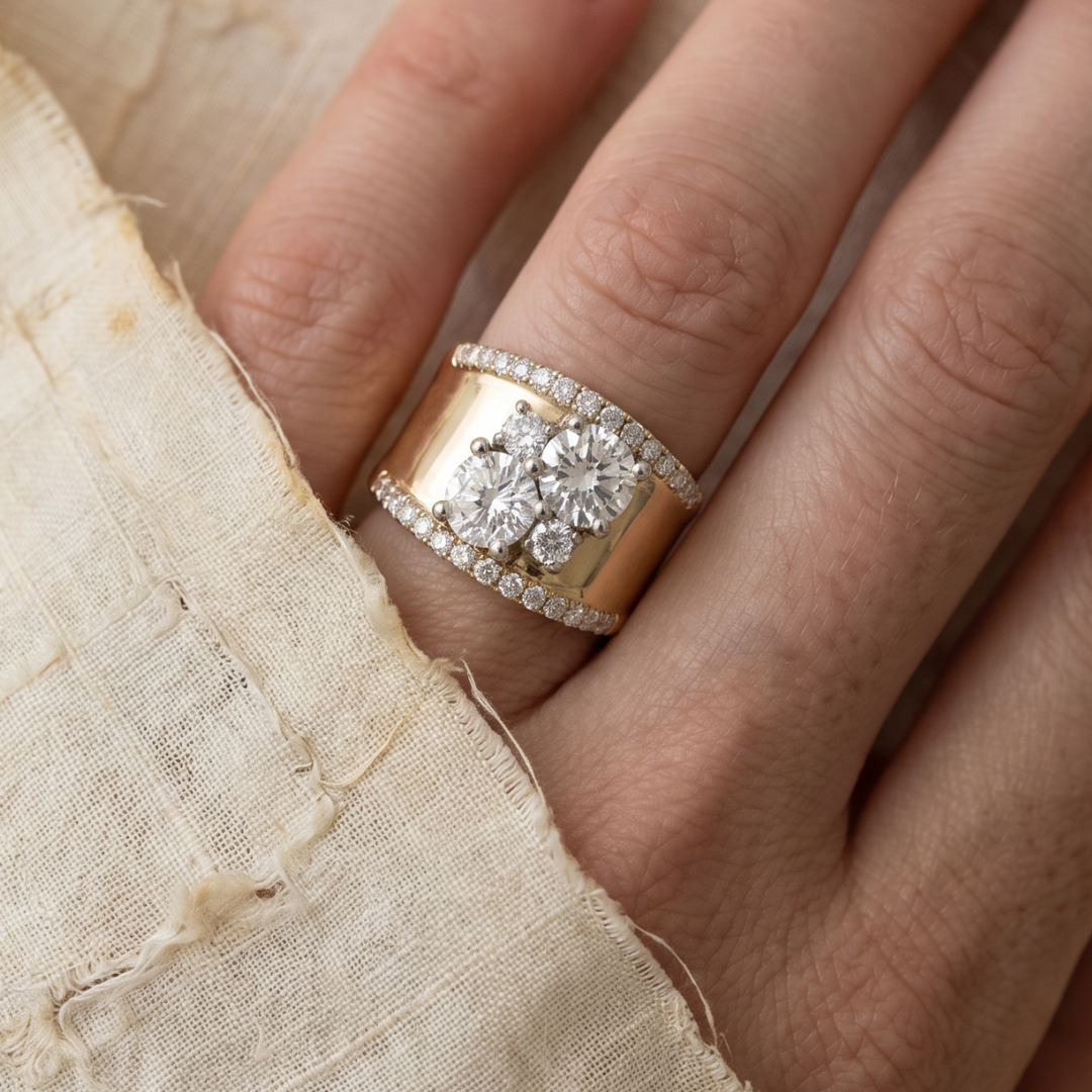 Vintage Gold Zirconia Ring with Radiant Design
