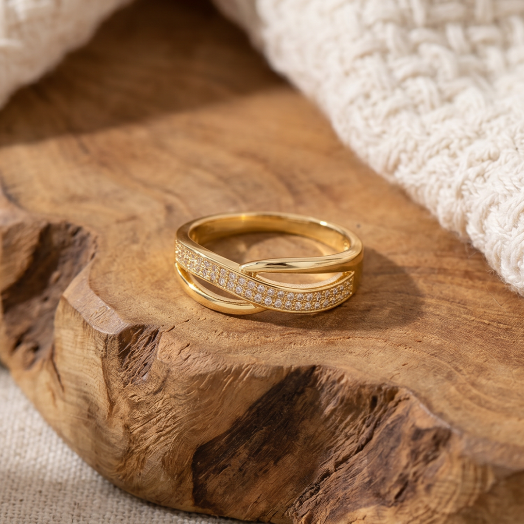 Catherine – Classic Gold Ring Adorned with Zirconia Details