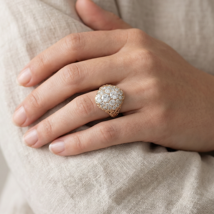Antique gold ring adorned with round diamonds