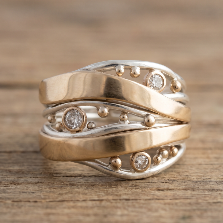 Vintage Wave-Style Gold Zirconia Ring