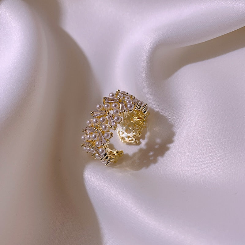 Luxurious Golden Pearl Ring