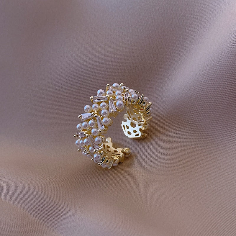 Luxurious Golden Pearl Ring