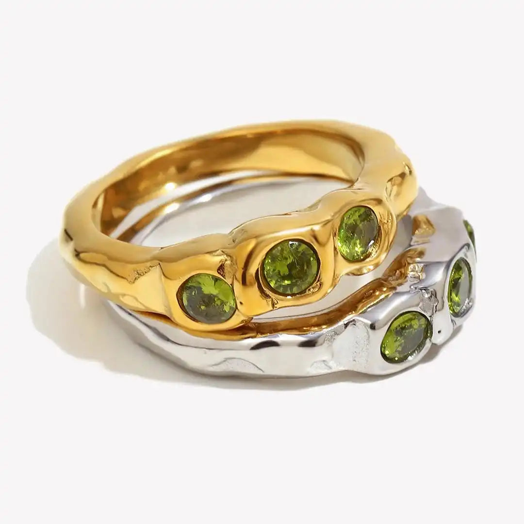 Vintage Golden Gemstone Ring featuring Inlaid Design