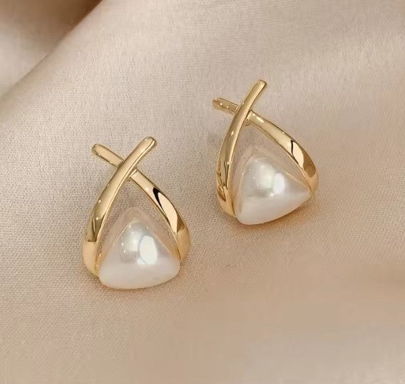 Retro Triangle Pearl Drop Earrings