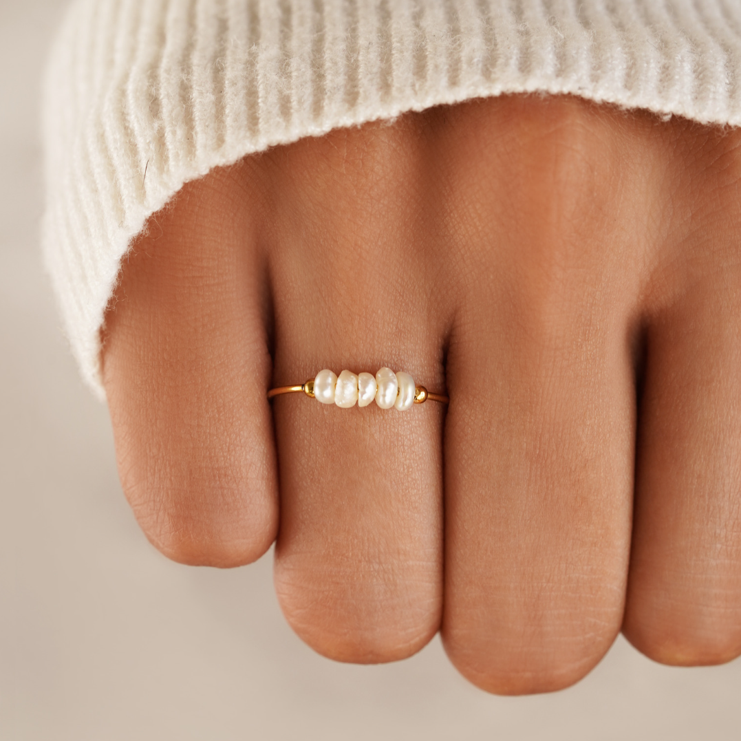 Κομψό δαχτυλίδι γλυκού νερού σε ασήμι