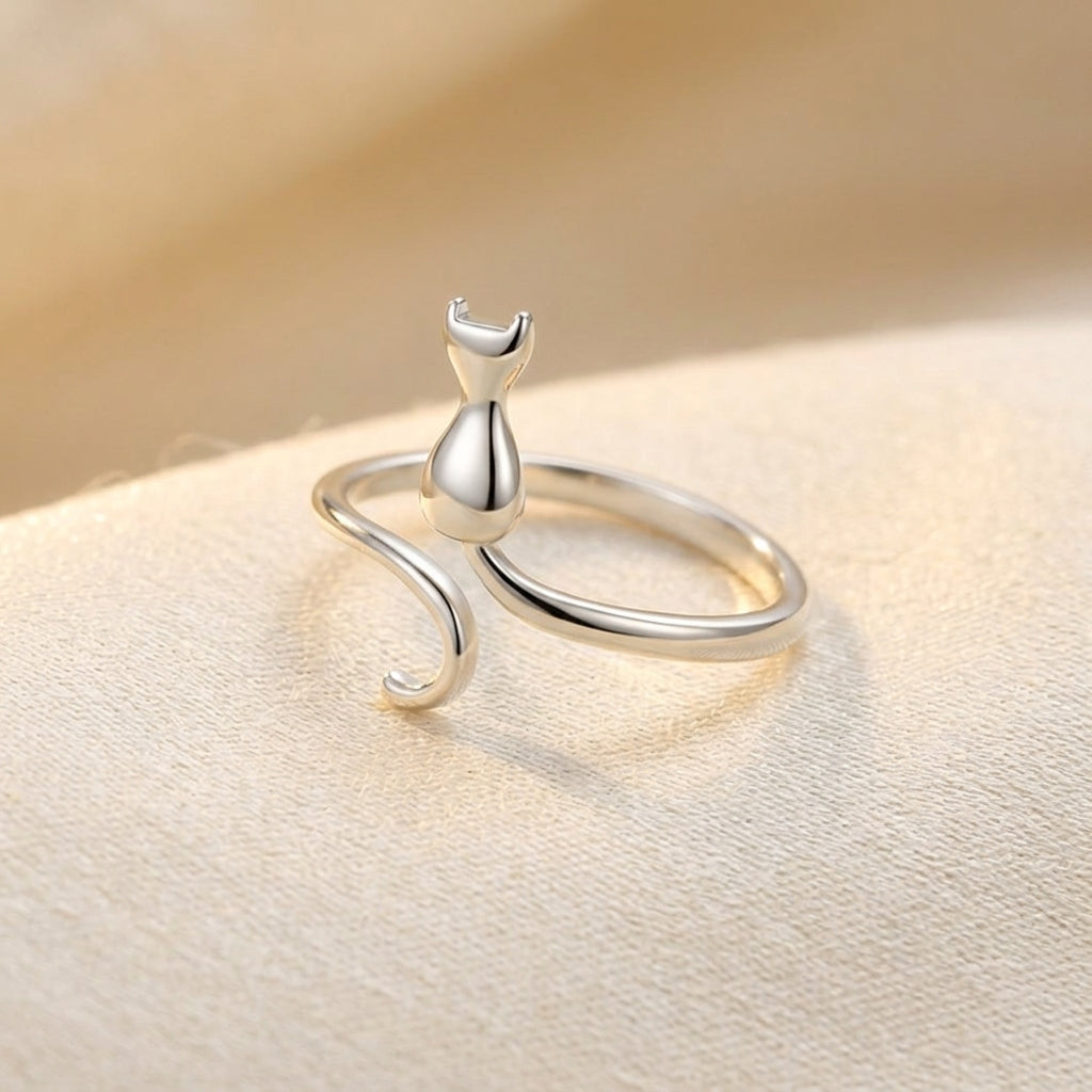 Silver Feline-Inspired Ring