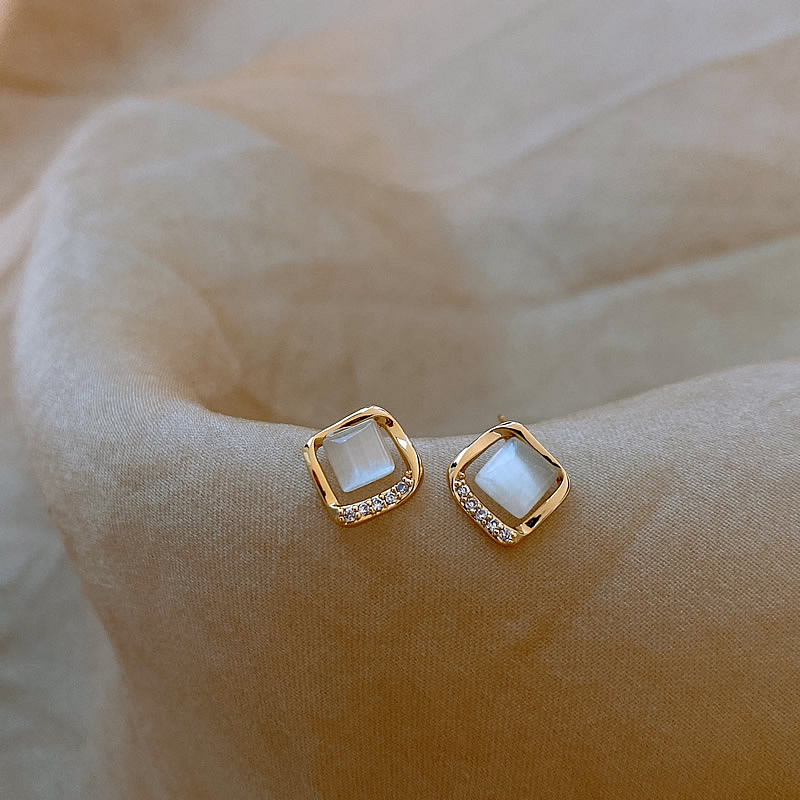 Chic Gold Moon Crystal Earrings