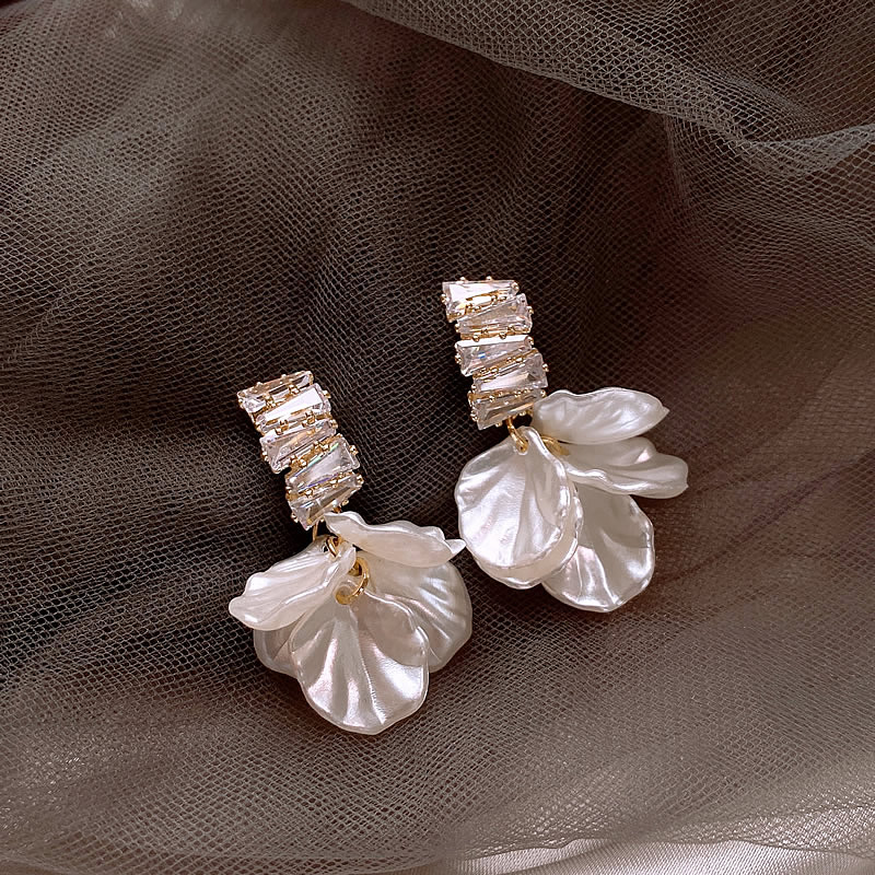 Chic White Petal Earrings with Gold Accents