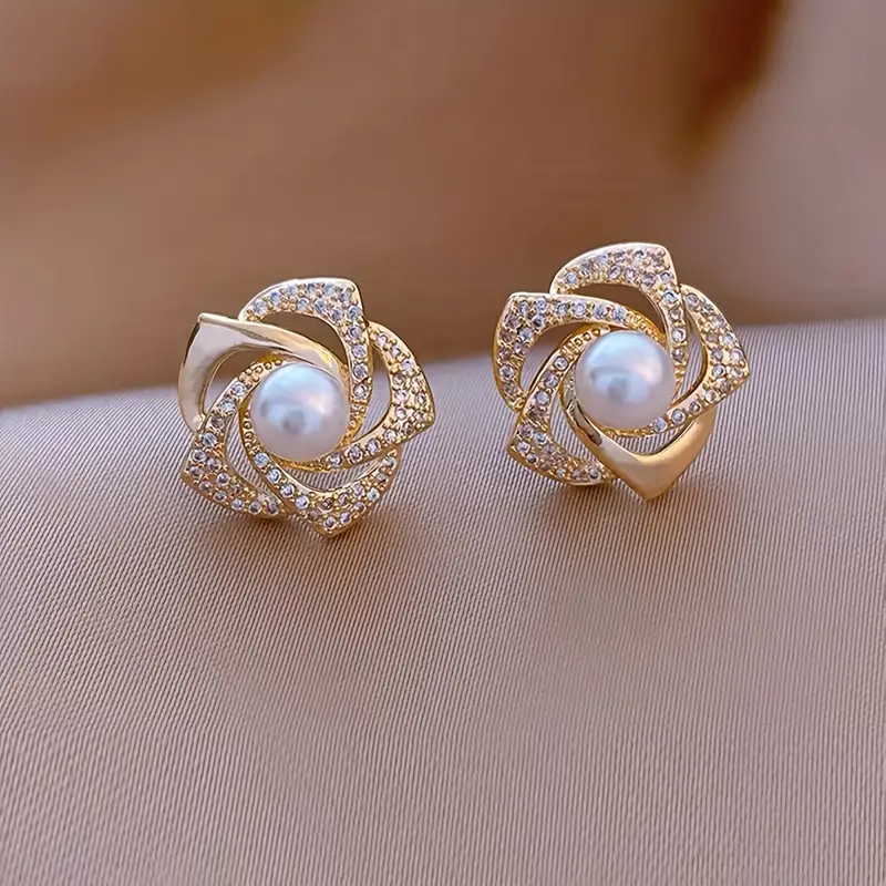 Chic Radiant Twisted Pearl Earrings