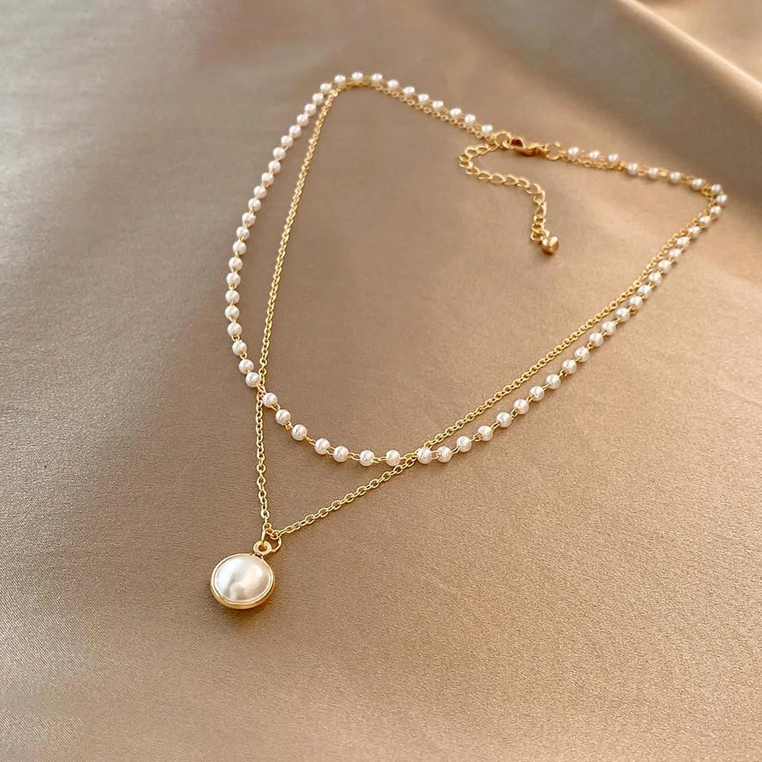 Sophisticated Pearl Pendant Necklace