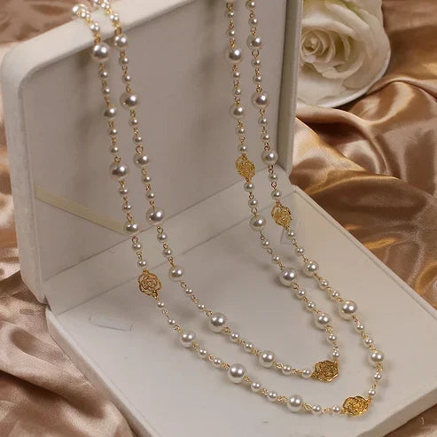 Sophisticated Gold Pearl Pendant Necklace