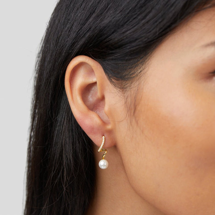 Lustrous Wave Pearl Earrings with Iridescent Finish