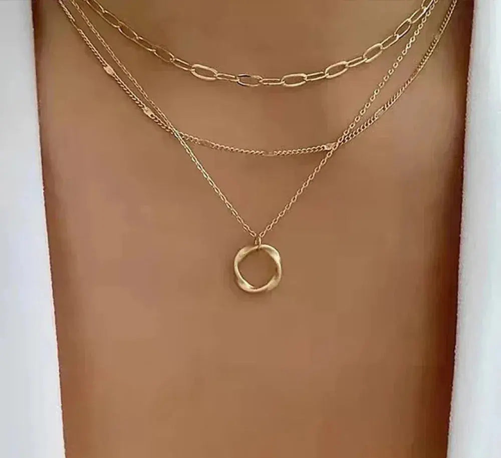 Retro gold layered chain necklace with pendant
