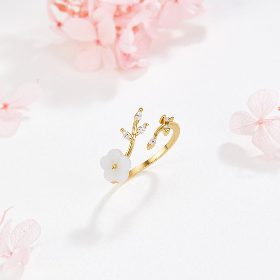 Gold Leaf-Inspired Floral Open Ring